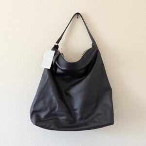 Everlane The Boss Bag Pebbled Black Leather